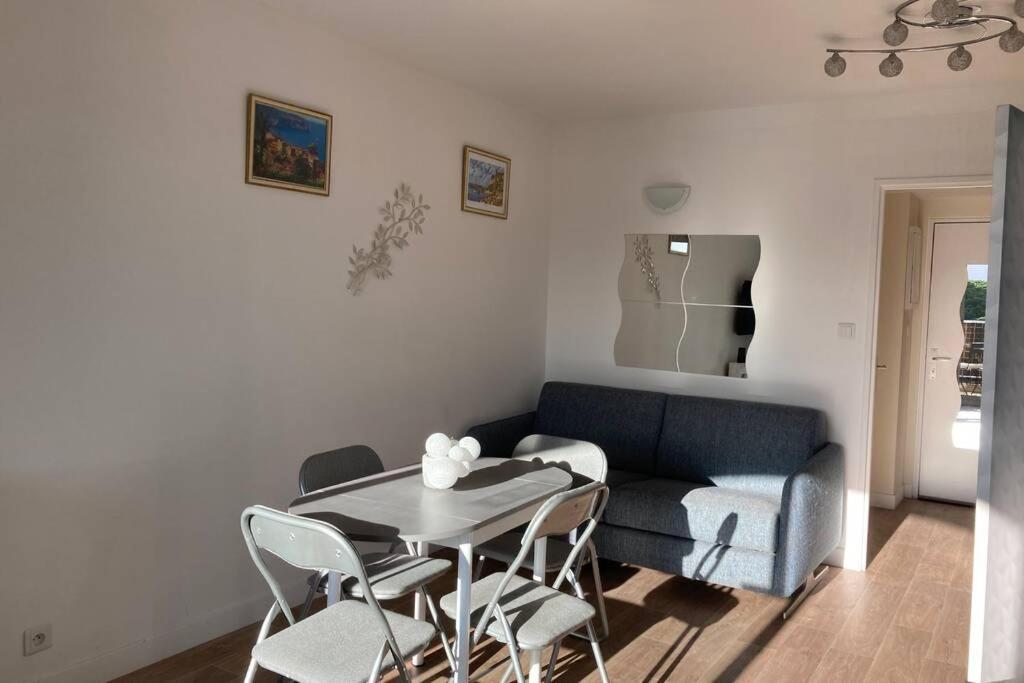Escapade Au Port Apartment Hyères Екстериор снимка