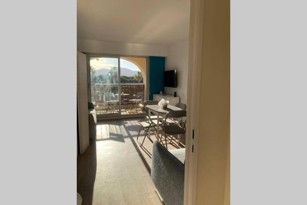 Escapade Au Port Apartment Hyères Екстериор снимка