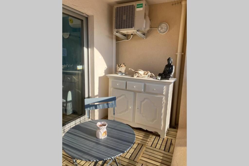Escapade Au Port Apartment Hyères Екстериор снимка